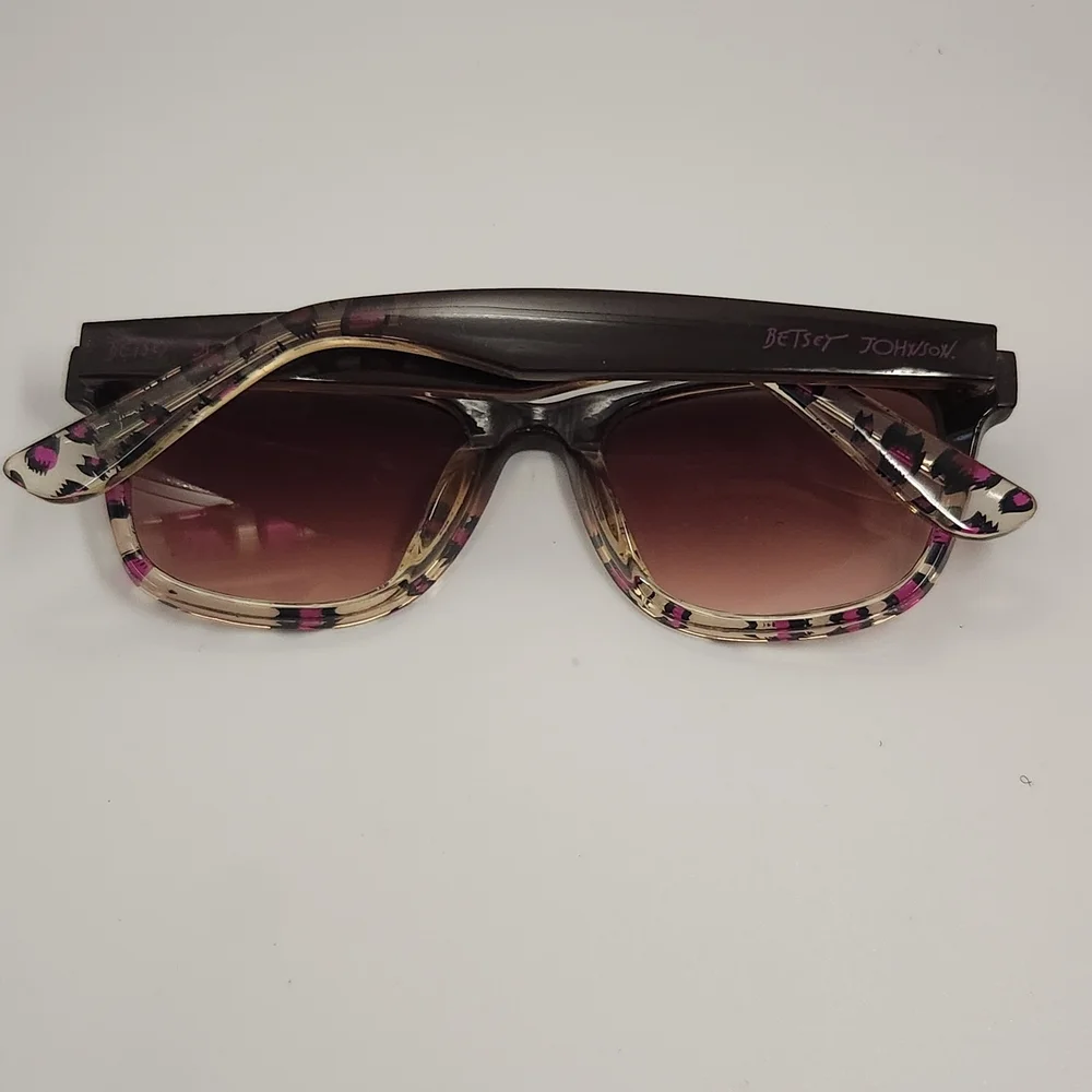 Betsey Johnson stylish women’s